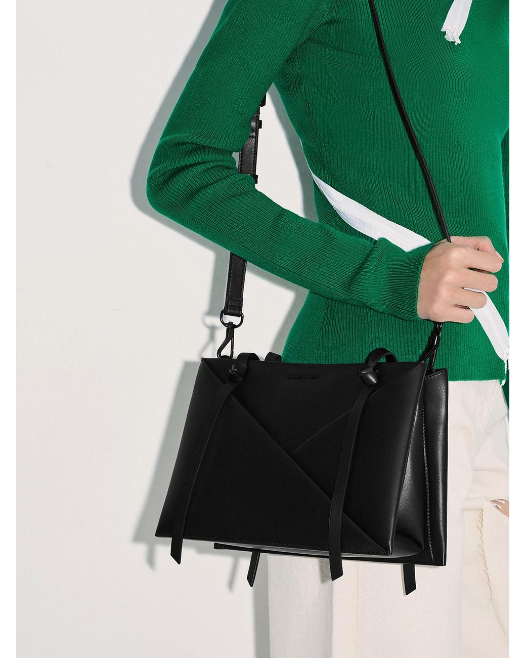 ★CHARLES&KEITH Midori Geometric Elongated Tote Bag/送料込 Toffee Midori Geometric Elongated Tote Bag - CHARLES & KEITH US