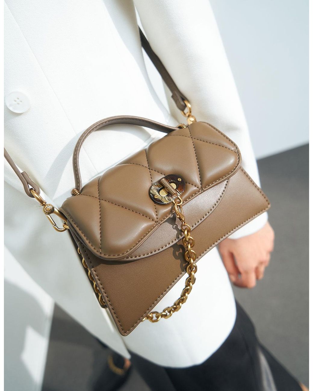 chunky chain link shoulder bolsa charles and keith