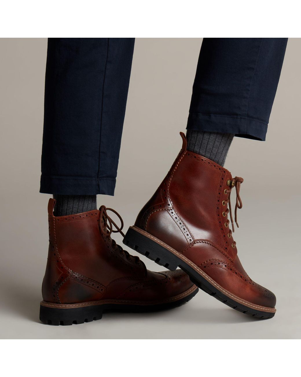 clarks men's batcombe lord chelsea boots