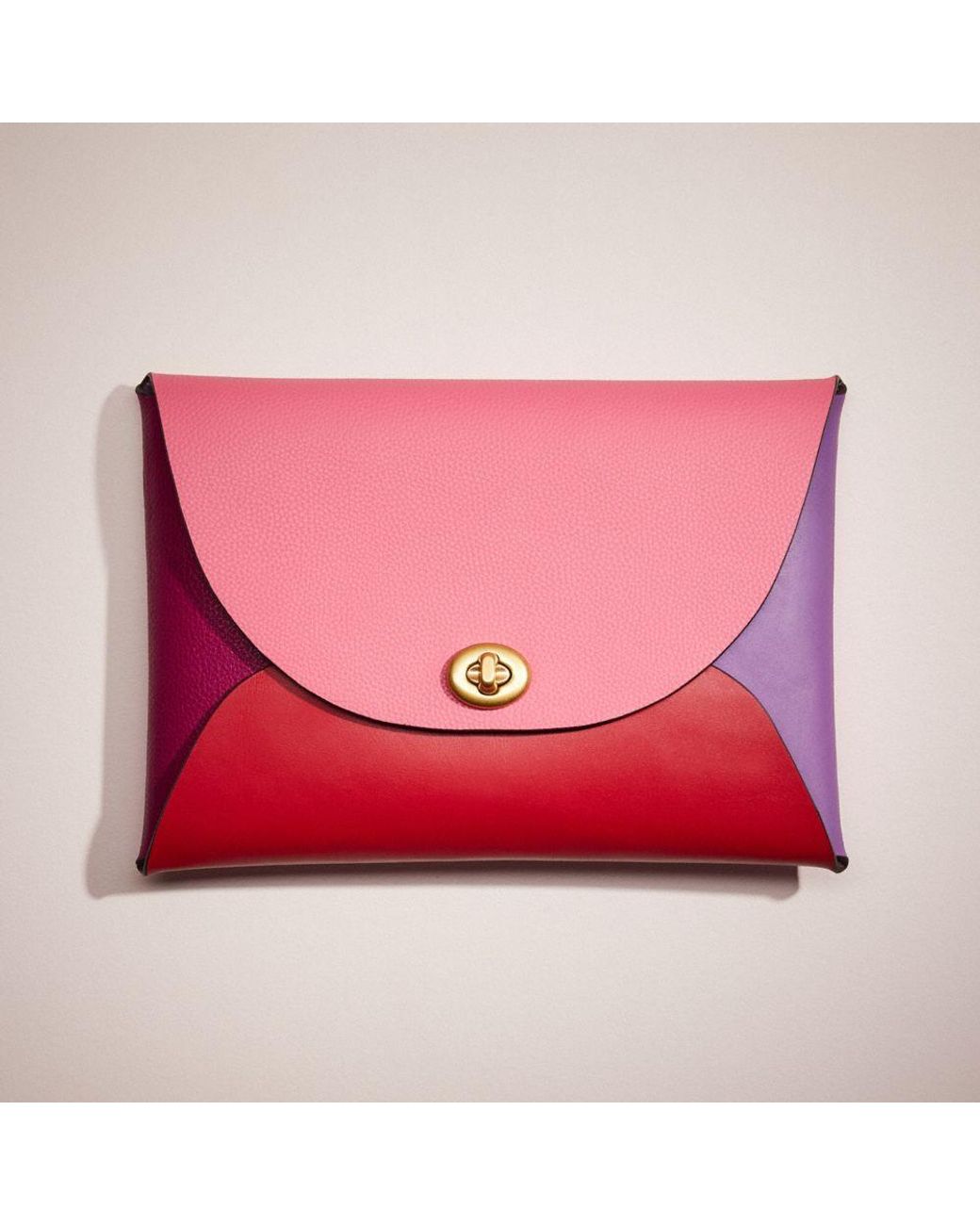 Coach pink clutch outlet bag