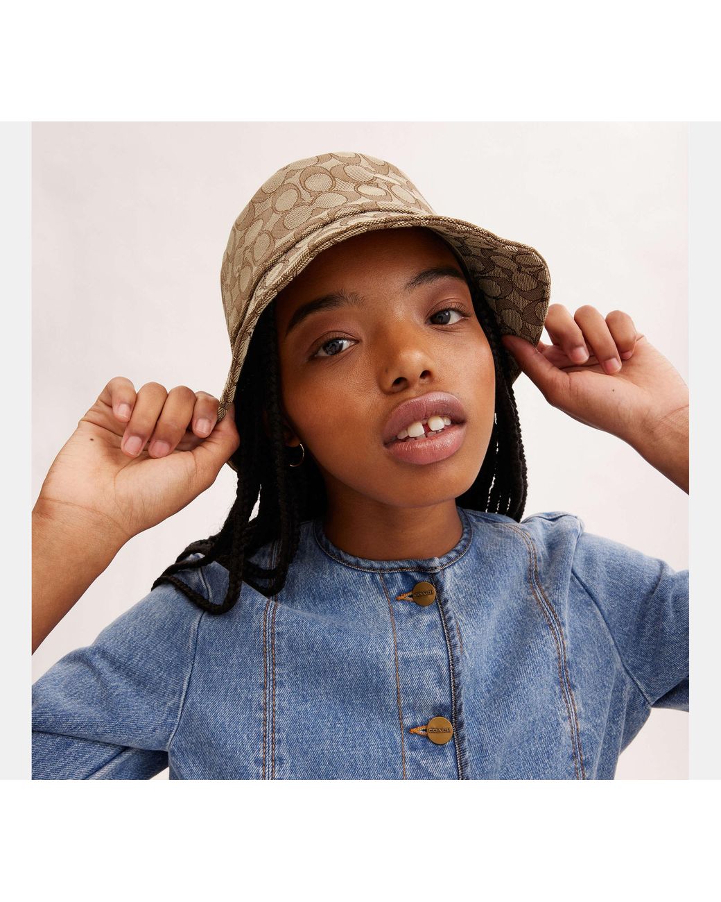 Cappello A Secchiello di COACH in Brown