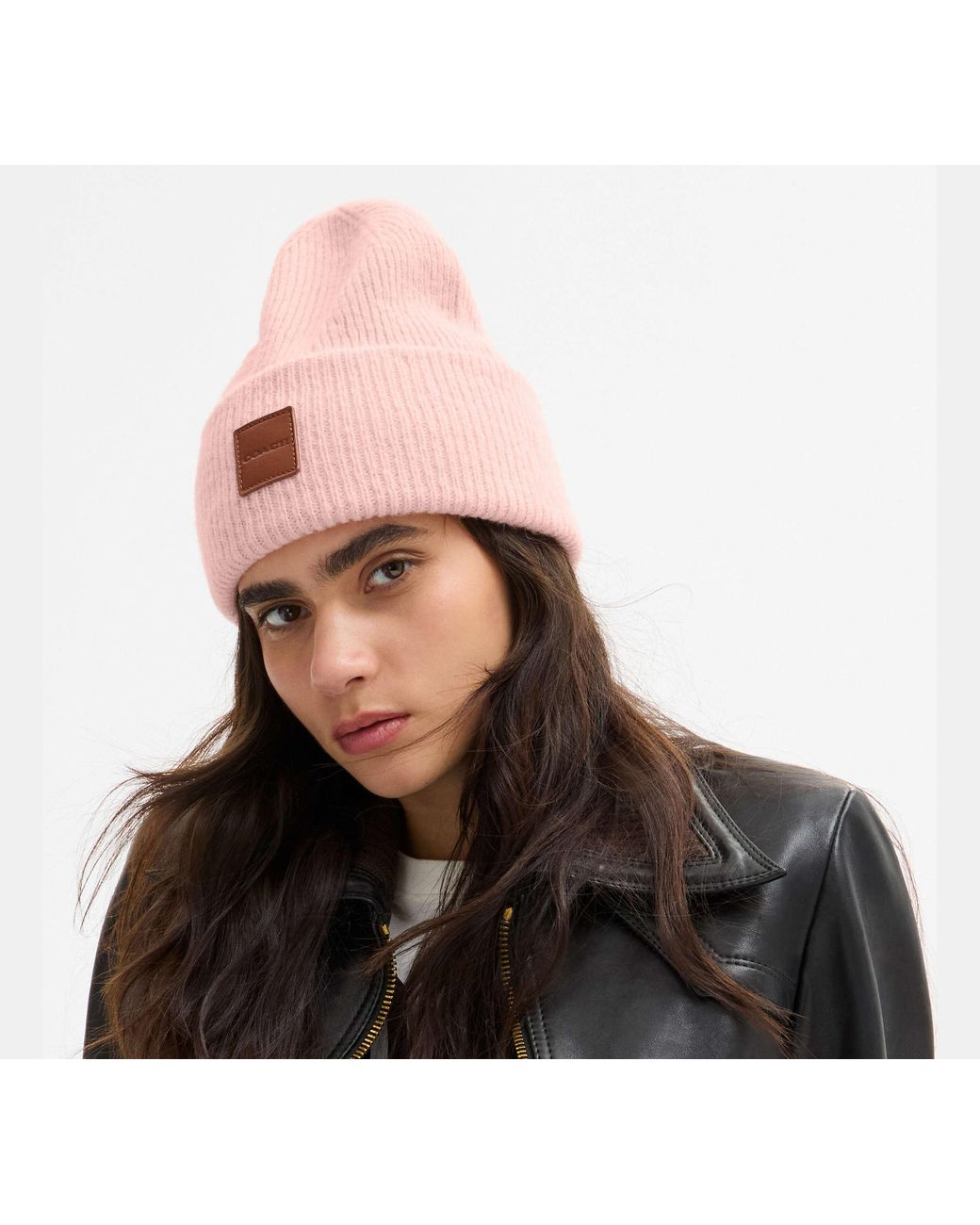 Cappello Beanie Lavorato A Maglia Con Patch di COACH in Black