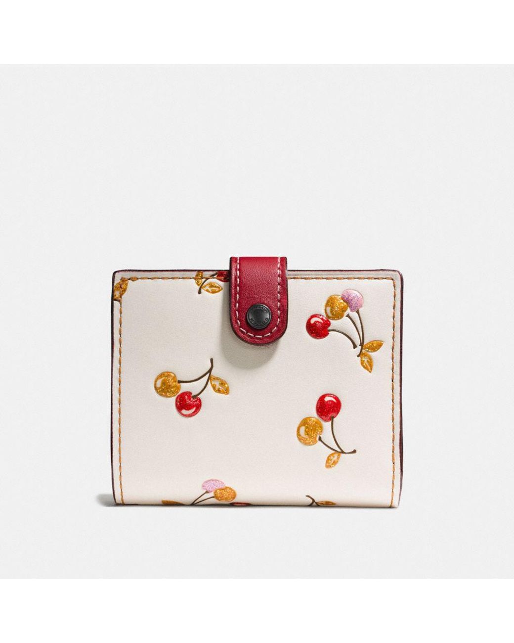 COACH Small Trifold Wallet In Glovetanned Leather With Cherry