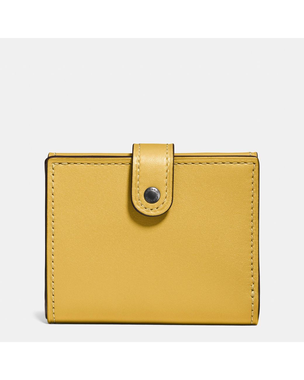 COACH Small Trifold Wallet In Glovetanned Leather