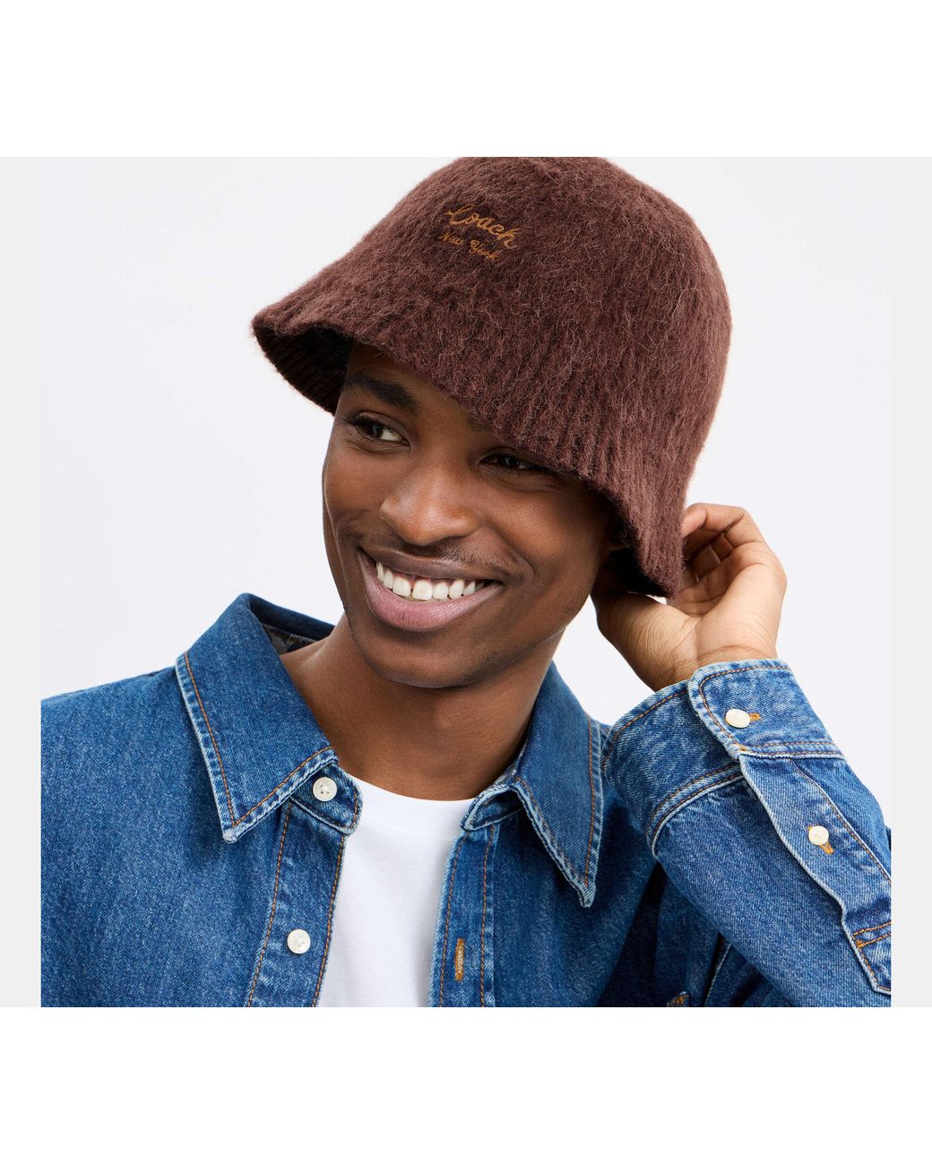 Cappello A Secchiello di COACH in Brown