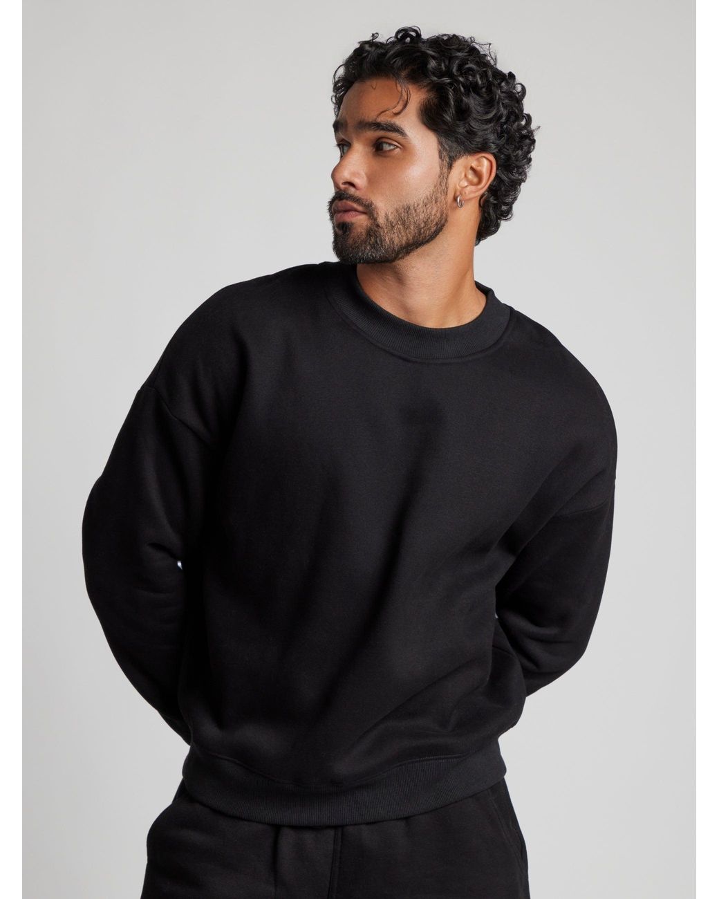 Comfrt Black Basic Crop Crew Sweatshirt