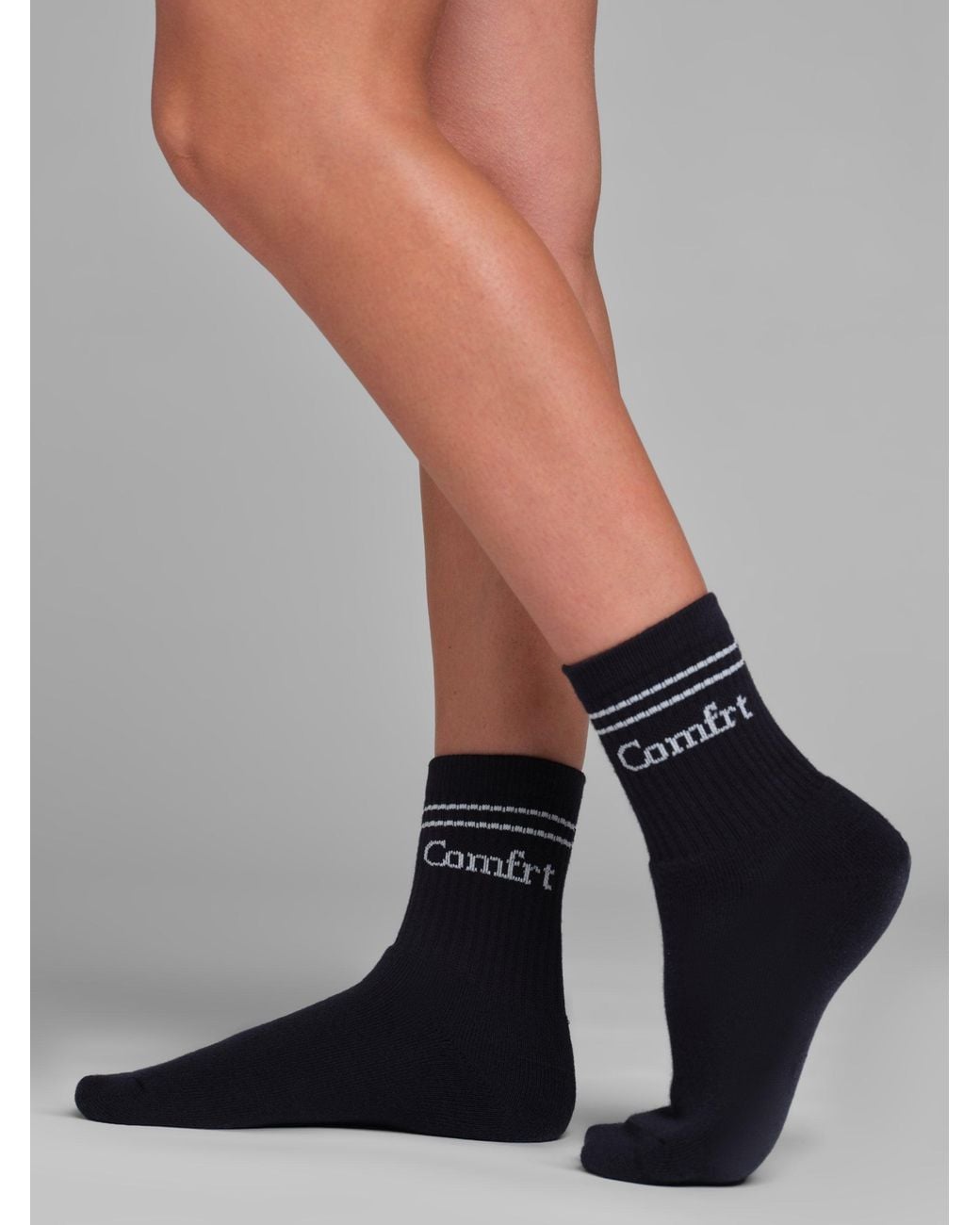 Comfrt Black Stripe Trim Ankle Socks