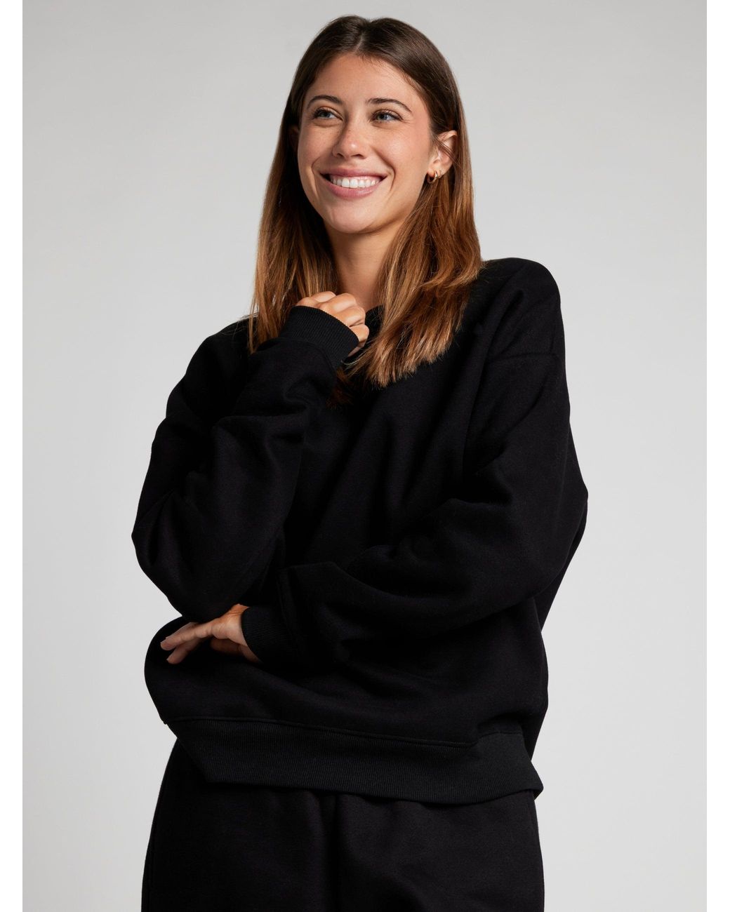 Comfrt Black Basic Crop Crew Sweatshirt