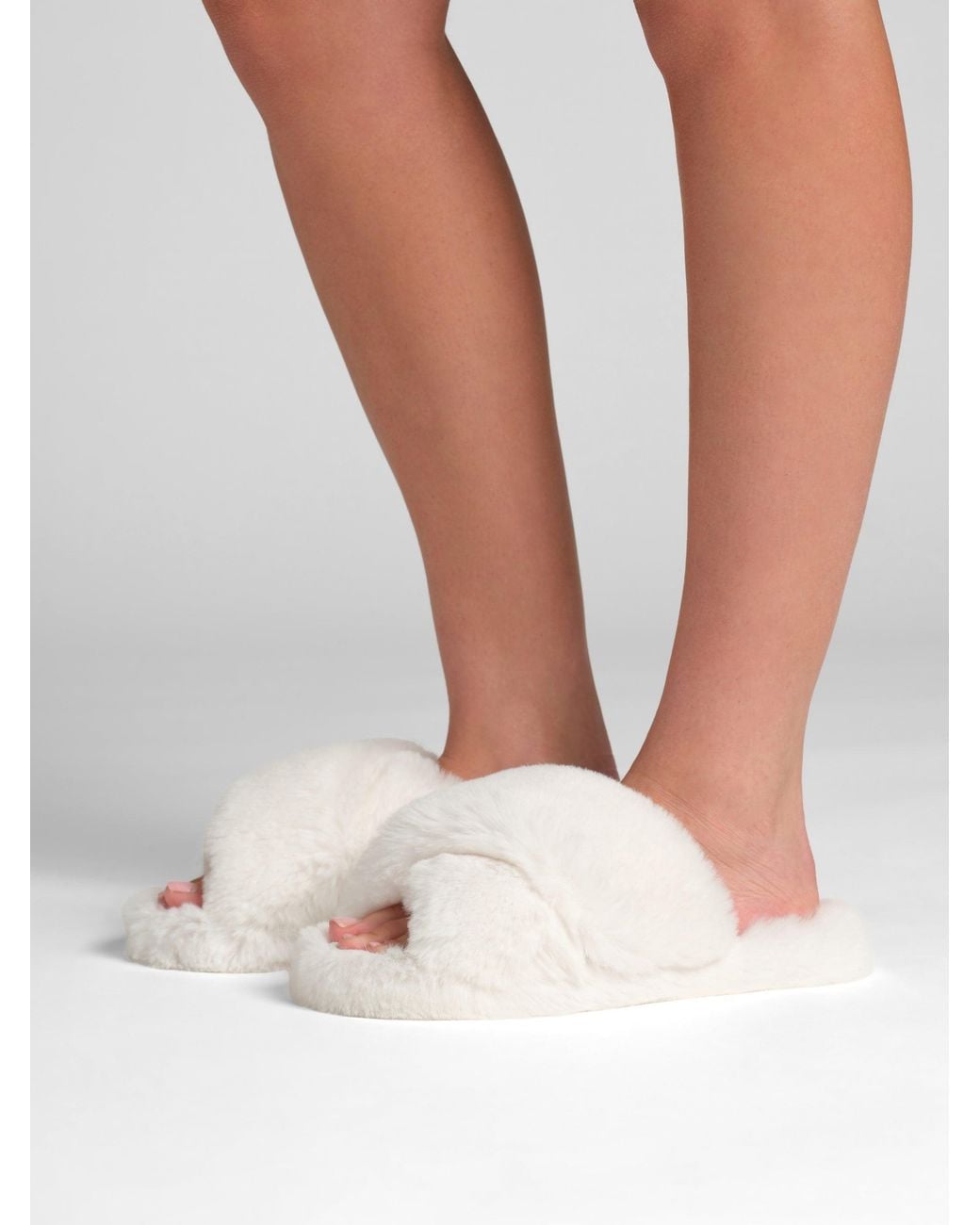 Comfrt White Dreamer Crossover Slipper