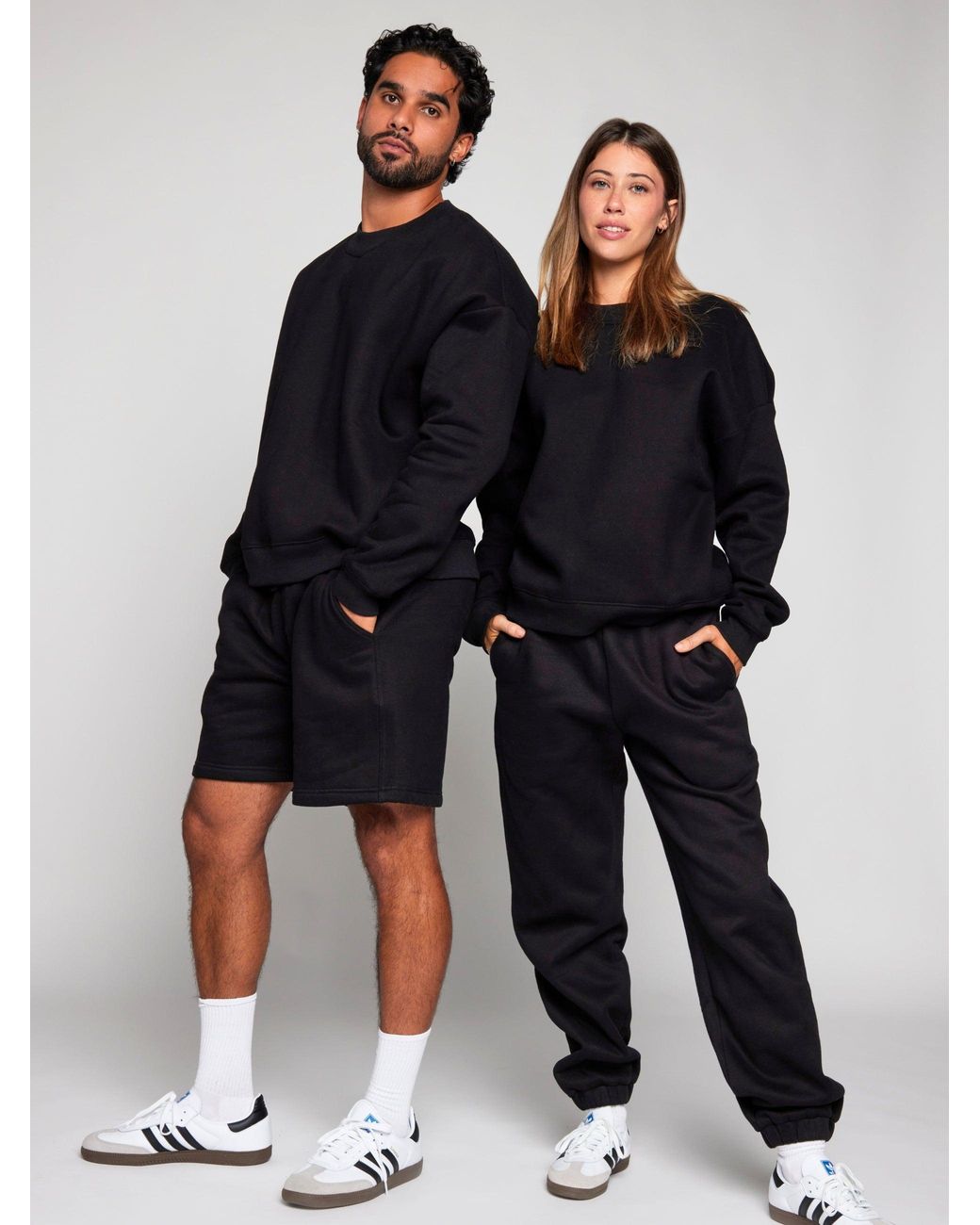 Comfrt Black Basic Crop Crew Sweatshirt