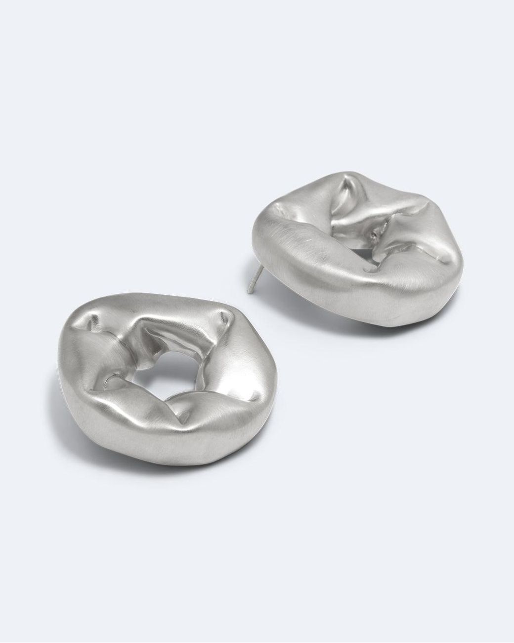 COMPLETEDWORKS Metallic Oversized Scrunch