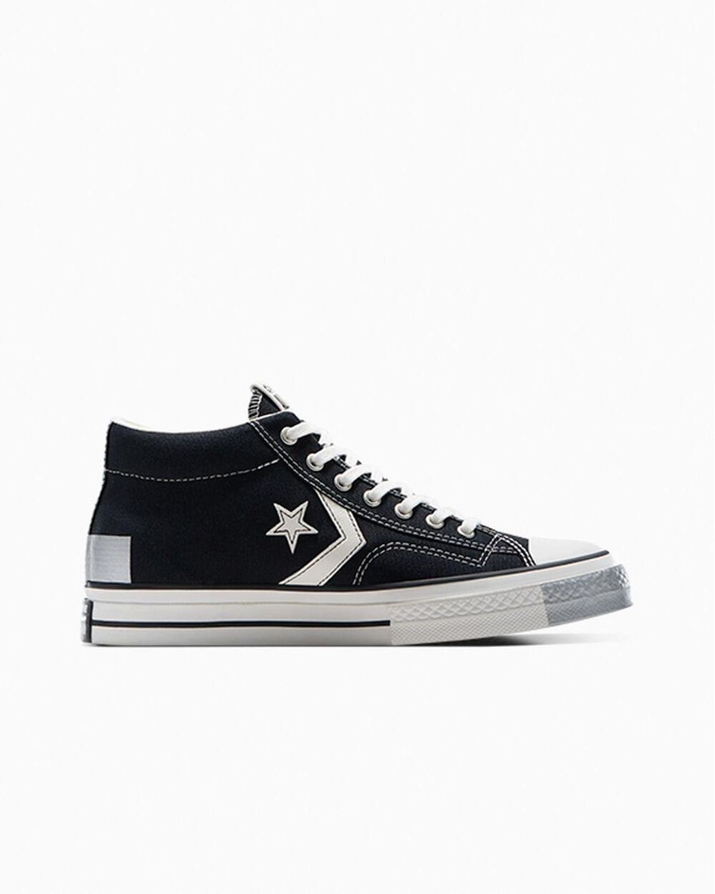 Converse Star Player 76 in Black Lyst UK