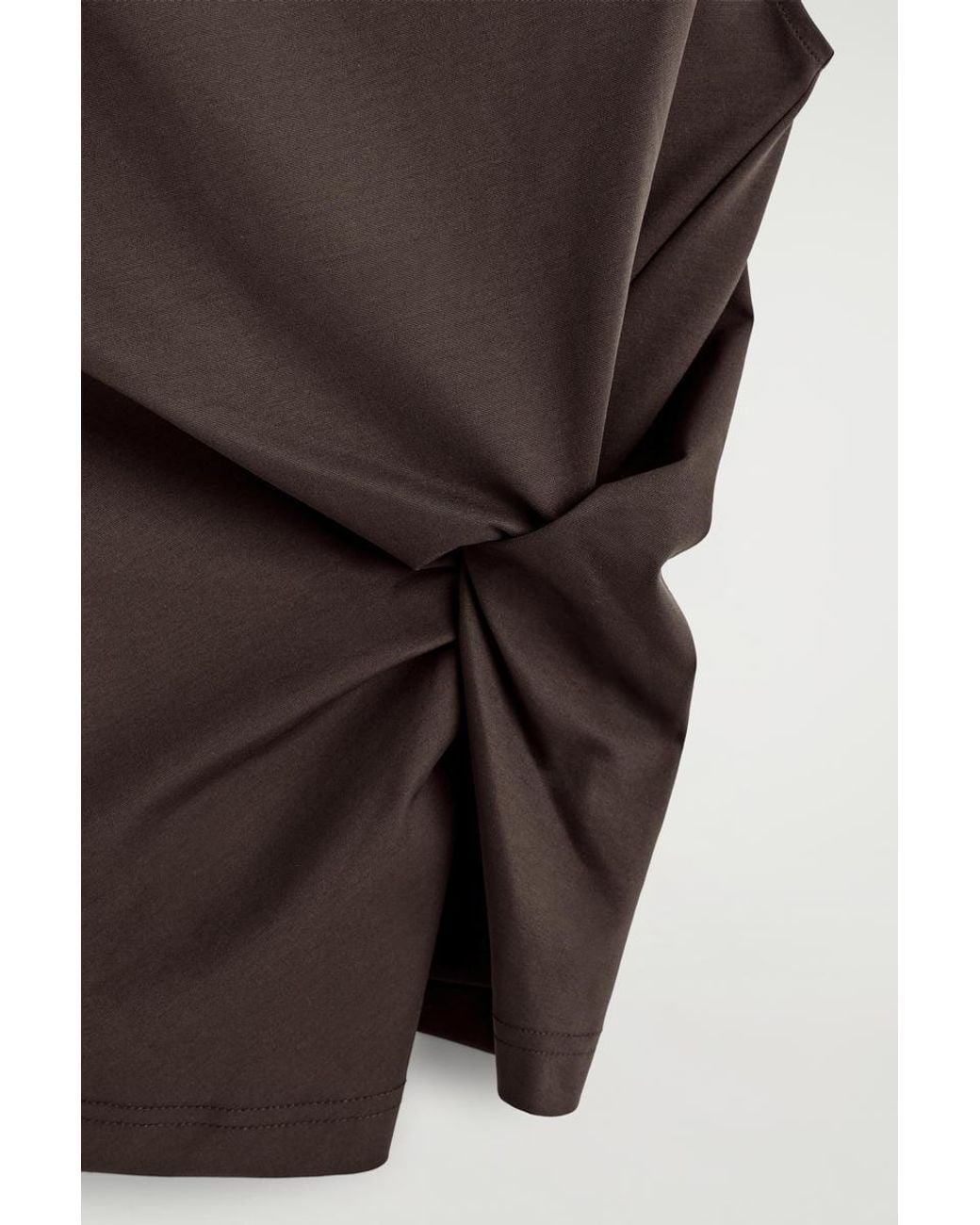 Top di COS in Brown