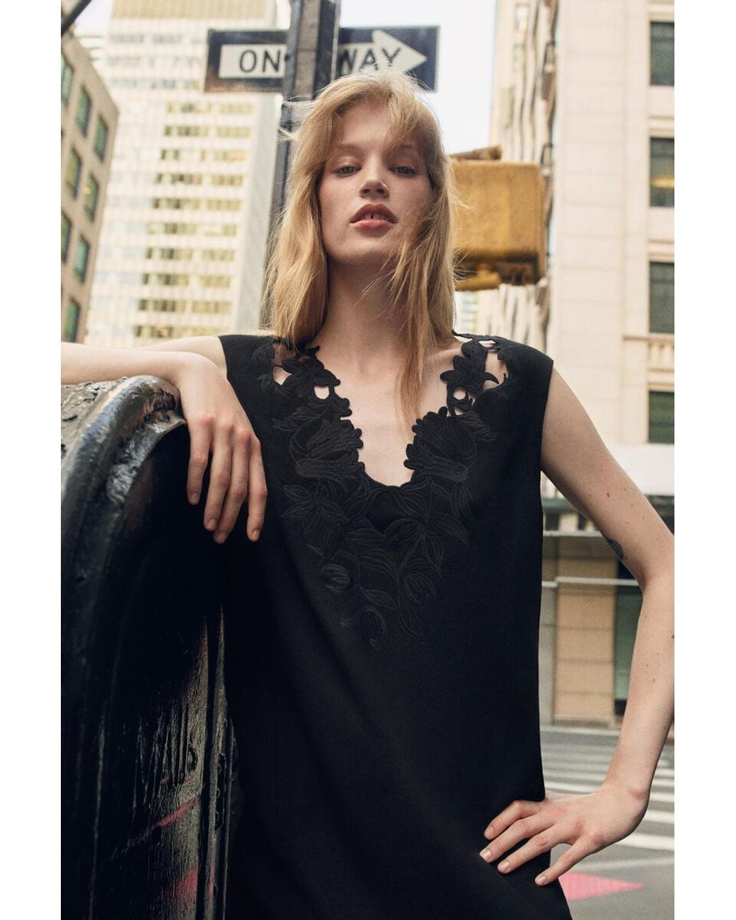 Abito di COS in Black