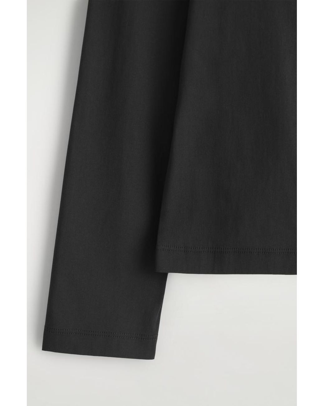 Top di COS in Black