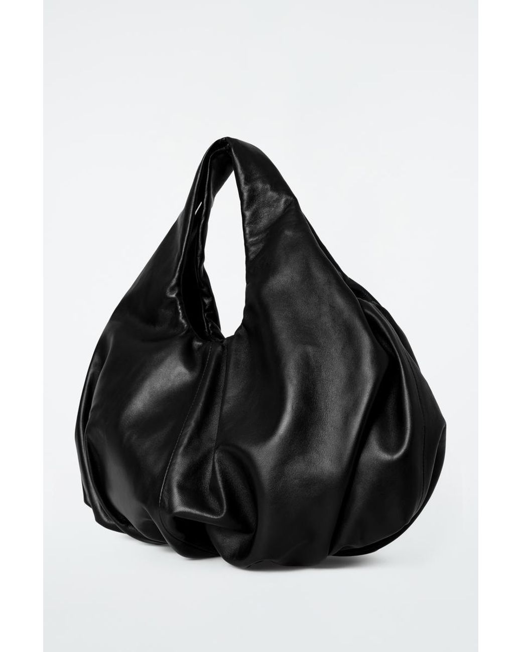 COS CLOUD TOTE トートバッグ COS Cloud Tote in Black | Lyst