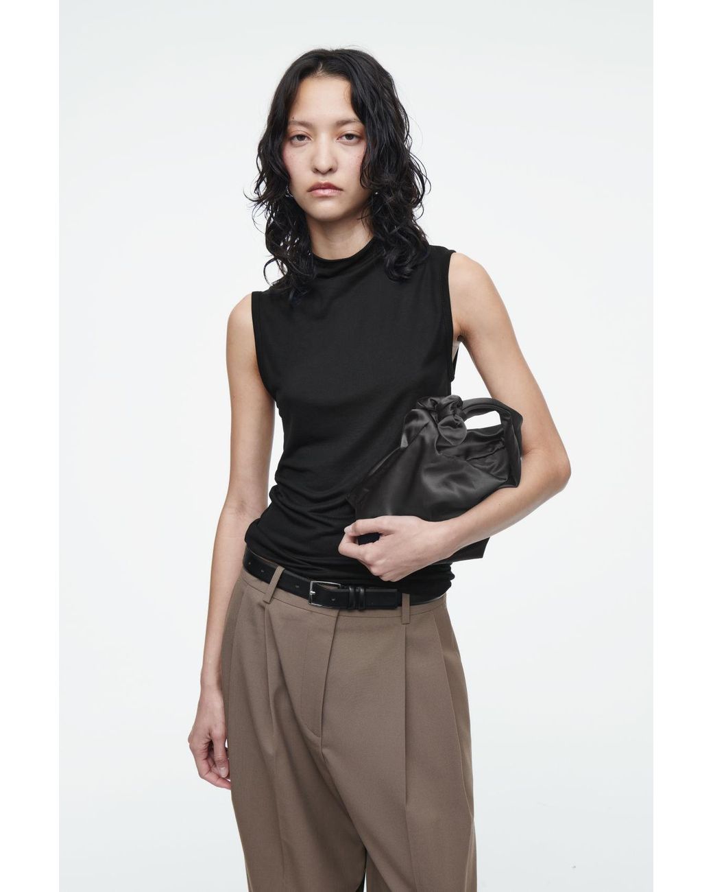 トートバッグ [COS] Nylon Hitch Oversized Crossbody Bag Black COS Nylon Hitch Oversized Crossbody | endource