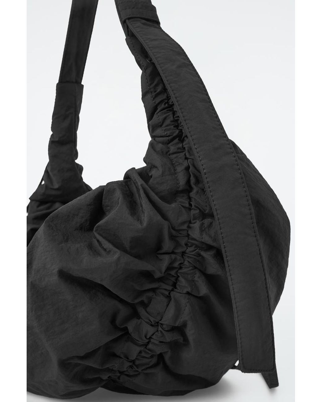 【COS】◆新商品◆CANOPY OVERSIZE CROSSBODY BAG◆Black◆ CANOPY OVERSIZED CROSSBODY BAG - NYLON - BLACK | COS