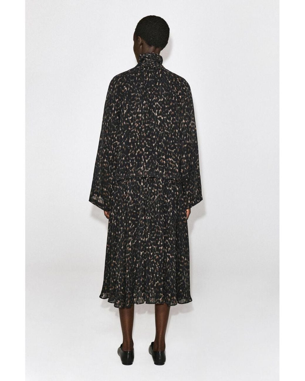 Abito Fluido Con Stampa Leopardata E Sciarpa di COS in Black