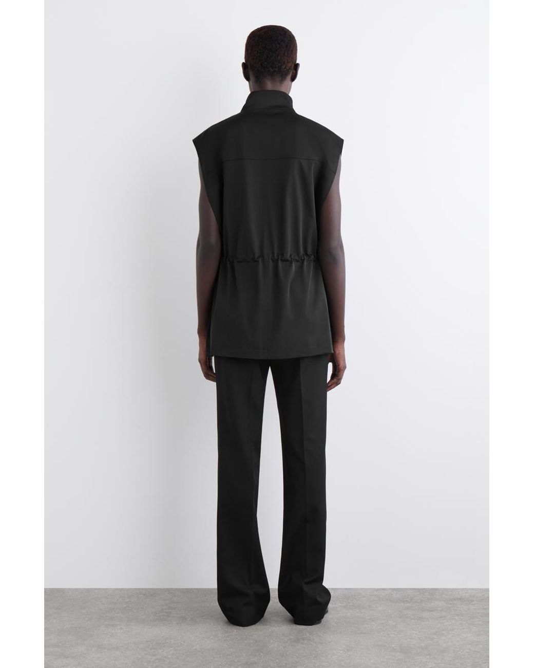 COS MOCK-NECK UTILITY VEST ブラック ベスト COS Mock-Neck Utility Vest in Black | Lyst