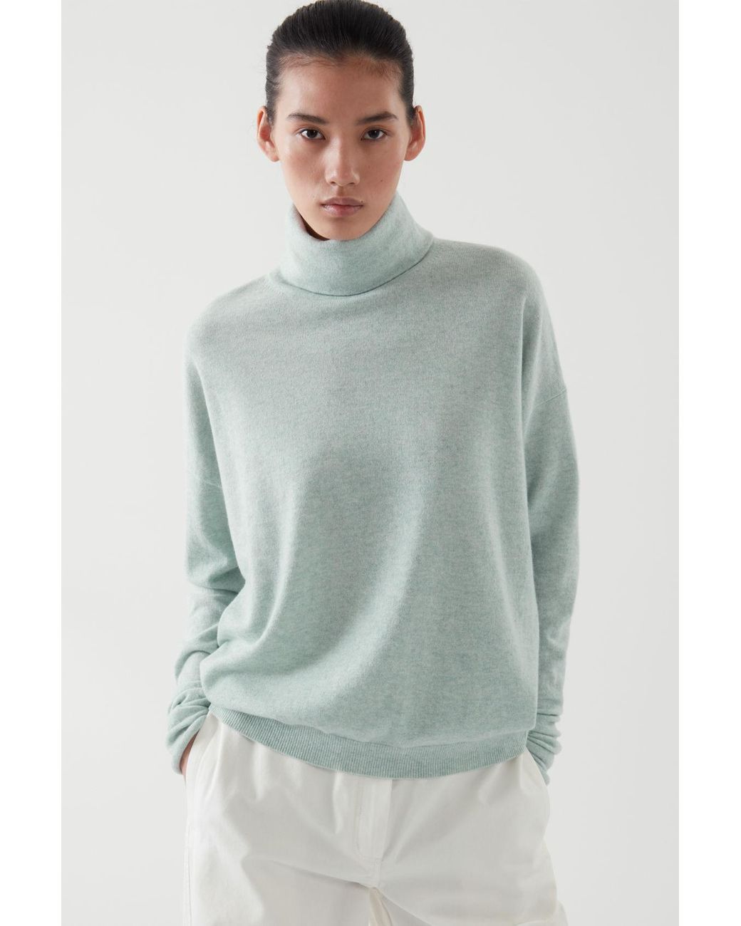 COS Turtleneck Cashmere Sweater in Green | Lyst