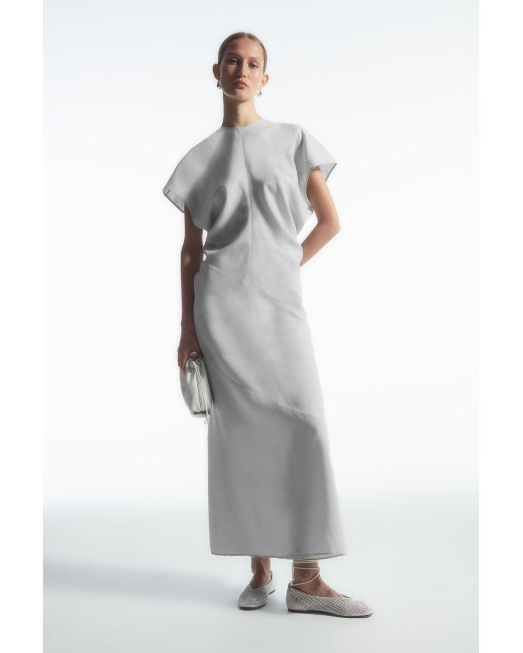 chinese dress ladies Amazon.com: UPUPCOS Women White Cosplay Costume White Long Sleeved Dress  Gown Embroidered Vest Women Long Dress Night-Robe Halloween : Clothing,  Shoes & Jewelry