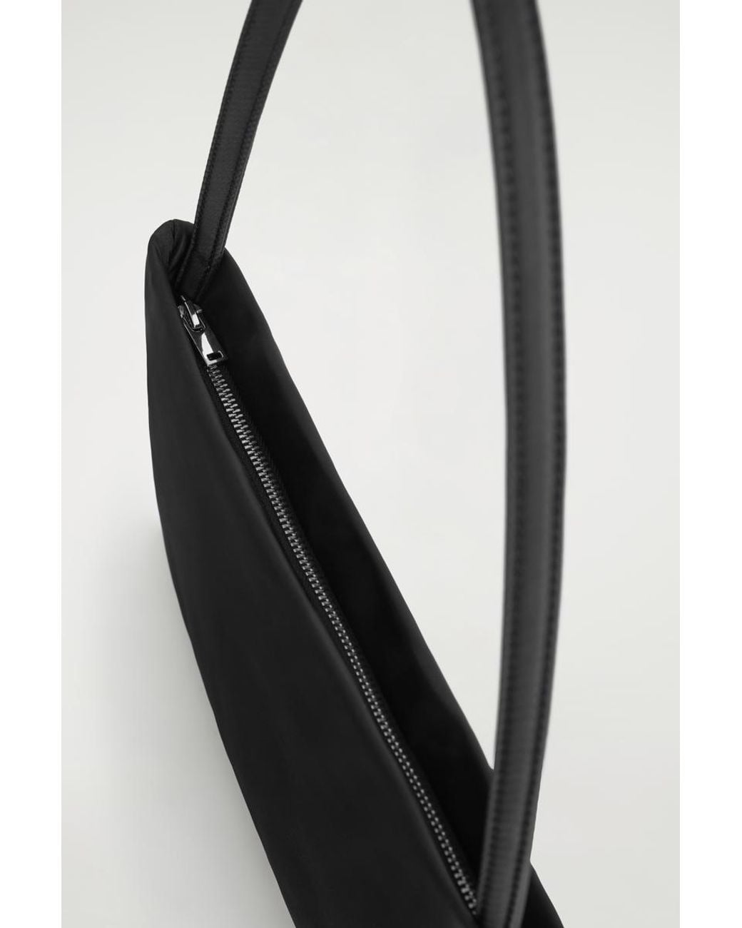 バッグ archive leather cargo one shoulder bag COS Archive Shoulder Bag in Black | Lyst