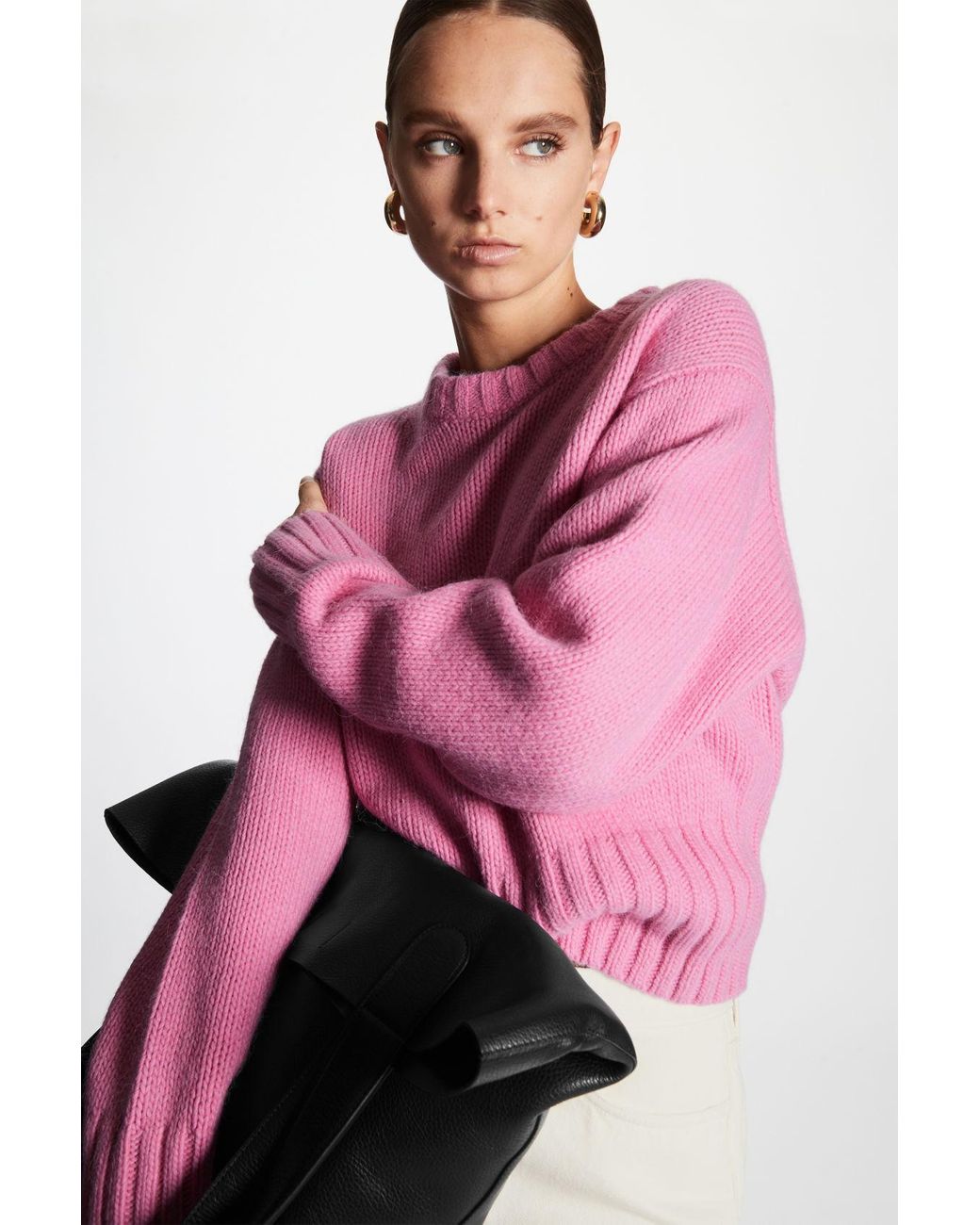 COS Women s Pink Relaxed fit Cropped Wool blend Sweater