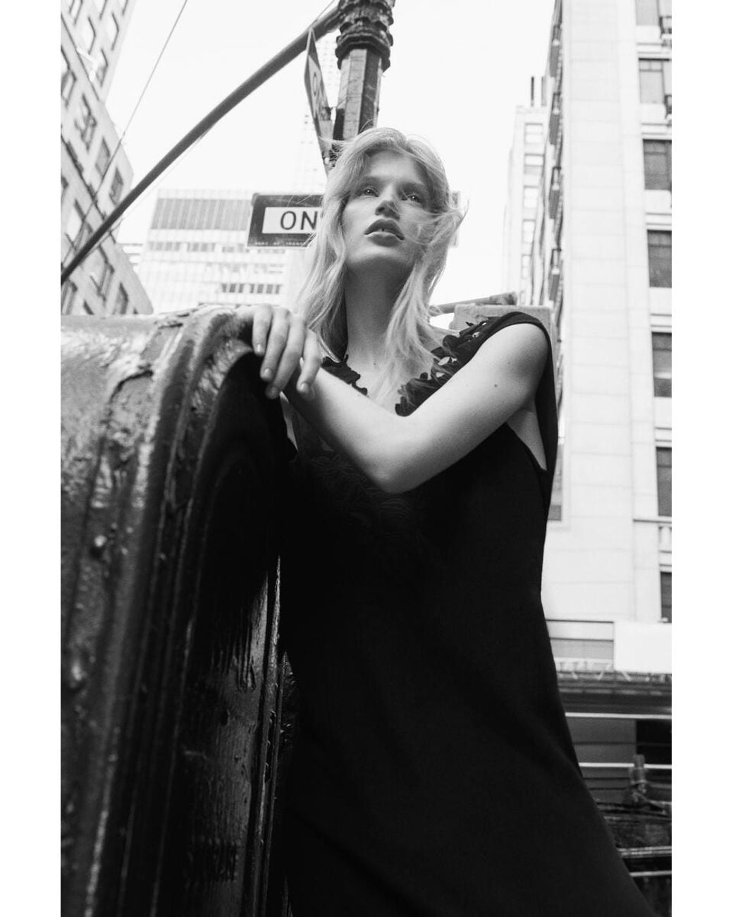 Abito di COS in Black
