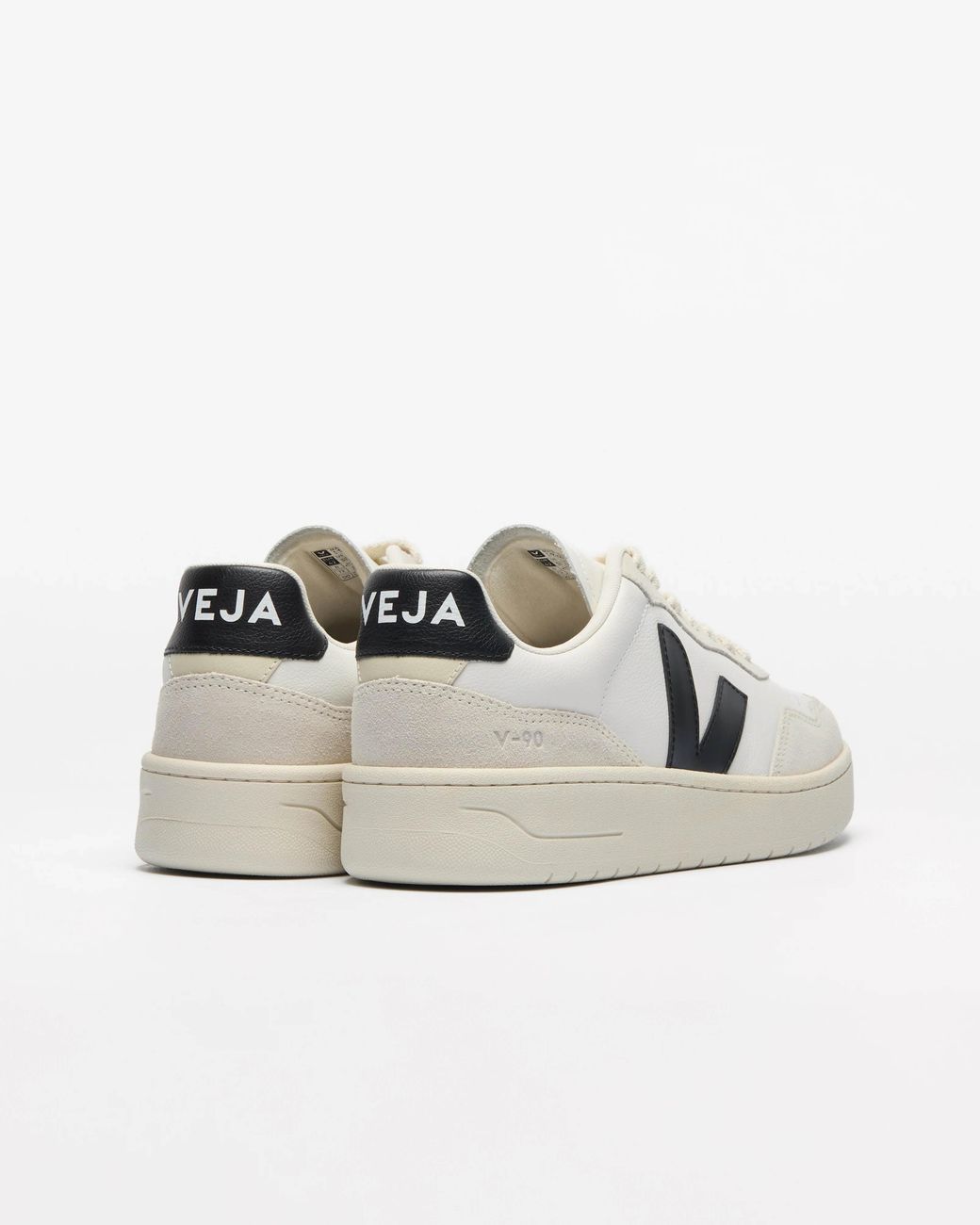 Veja Natural V-90 Ot Leather Trainers for men