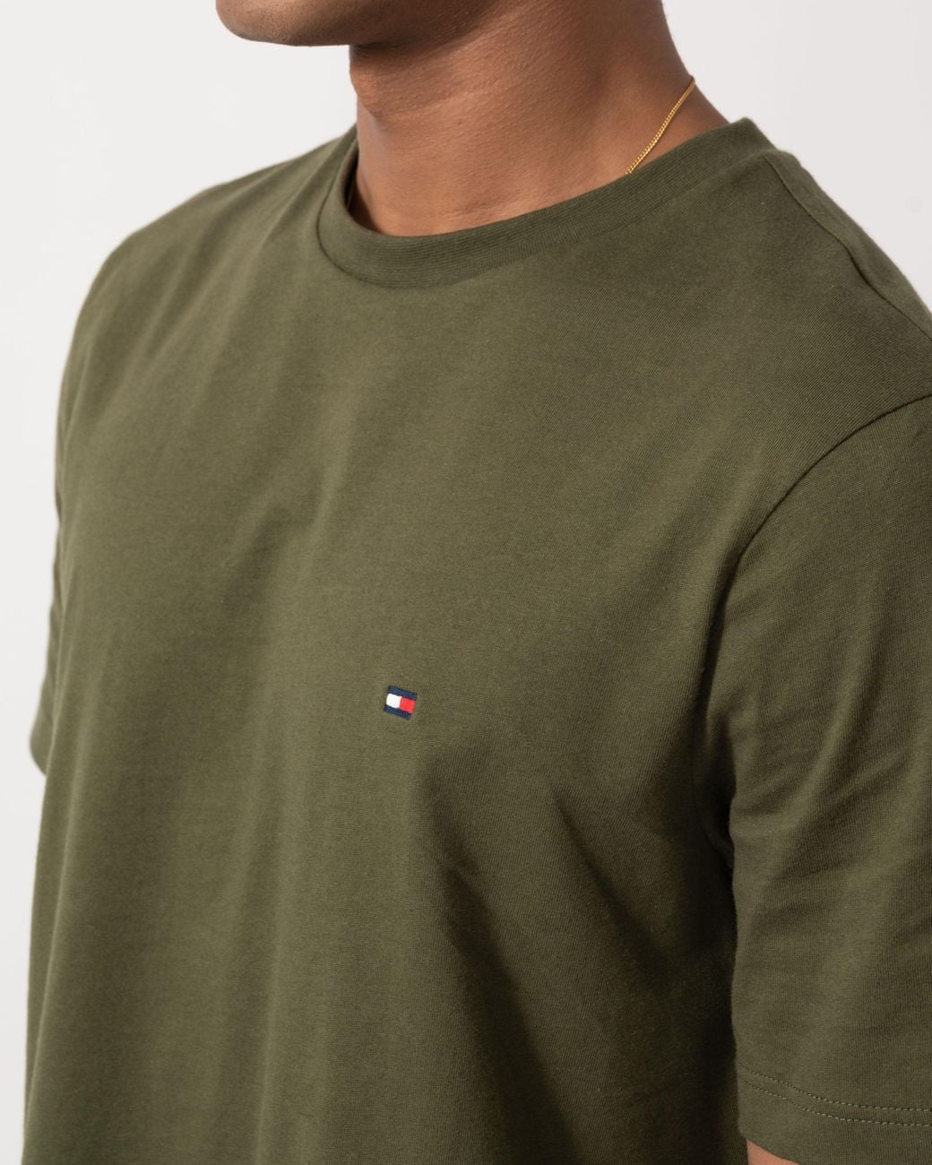 Tommy Hilfiger Green Essential Seasonal Regular Fit Solid T-Shirt for men
