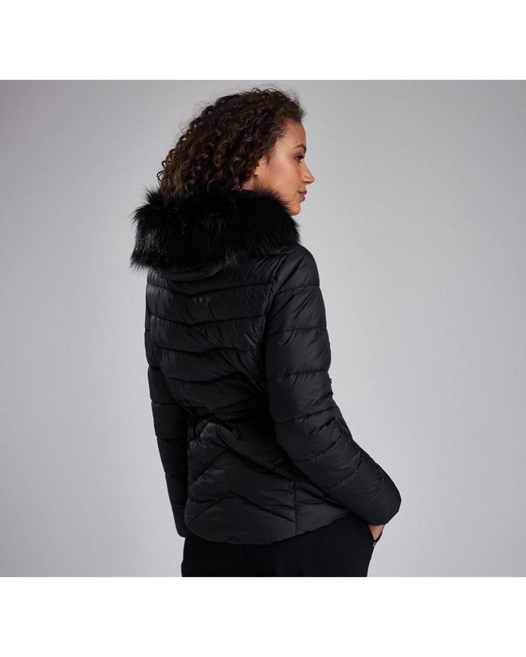Barbour Island Quilted Womens Jacket in Black | Lyst UK