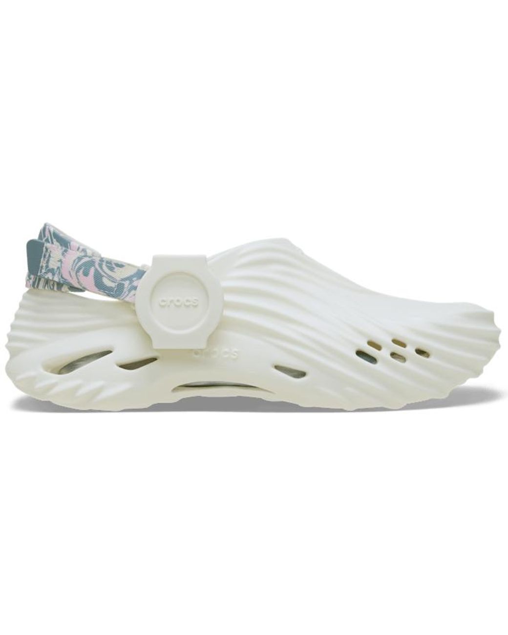 CROCSTM Black | unisex | g-shock echo wave bundle | clogs | | 39
