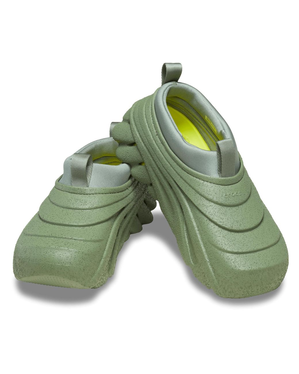【関税込み】Crocs グリーン Echo Storm Sandstorm スリッポン Crocs™ Echo Storm Sandstorm; Moss in Green | Lyst