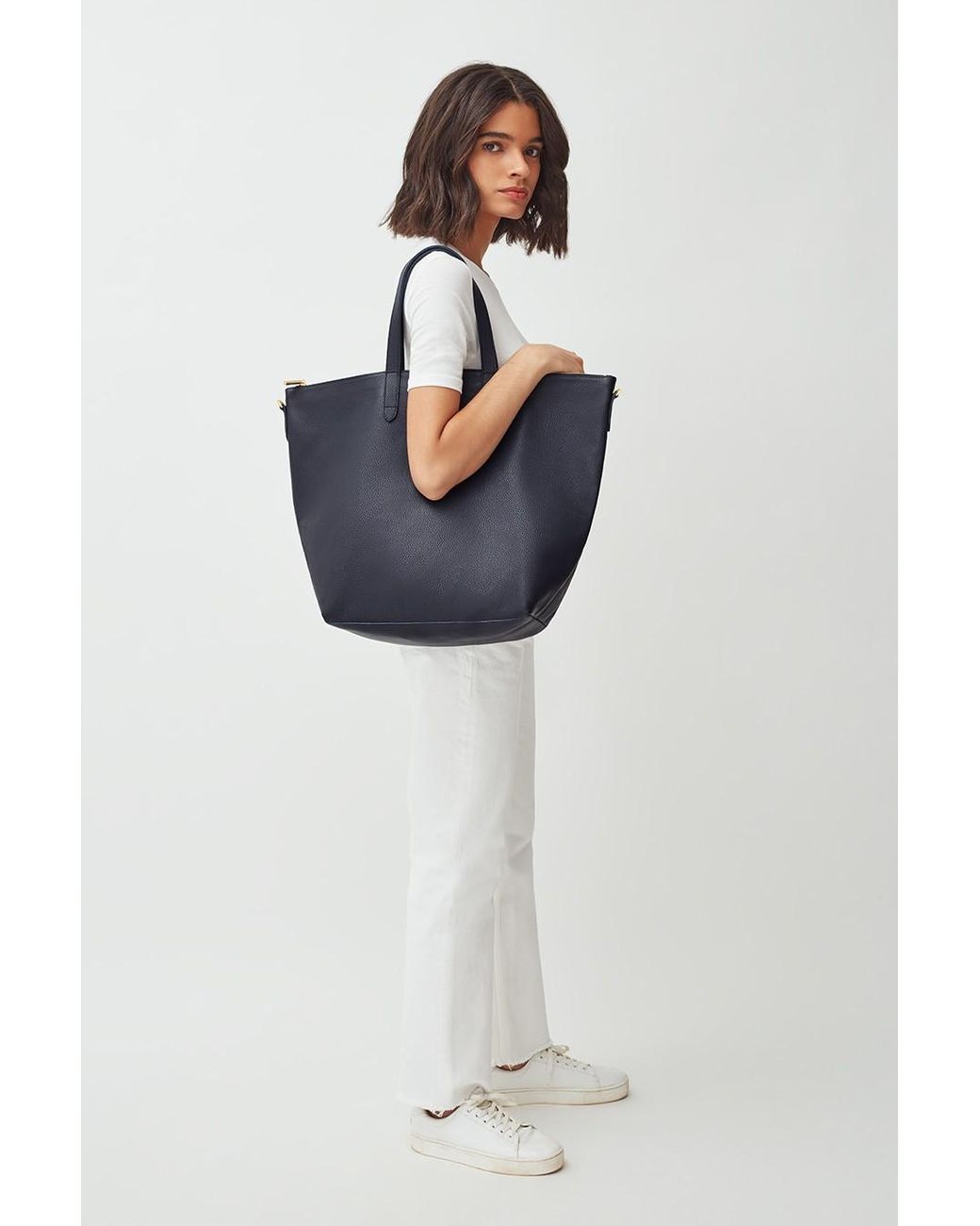 cuyana oversized carryall tote
