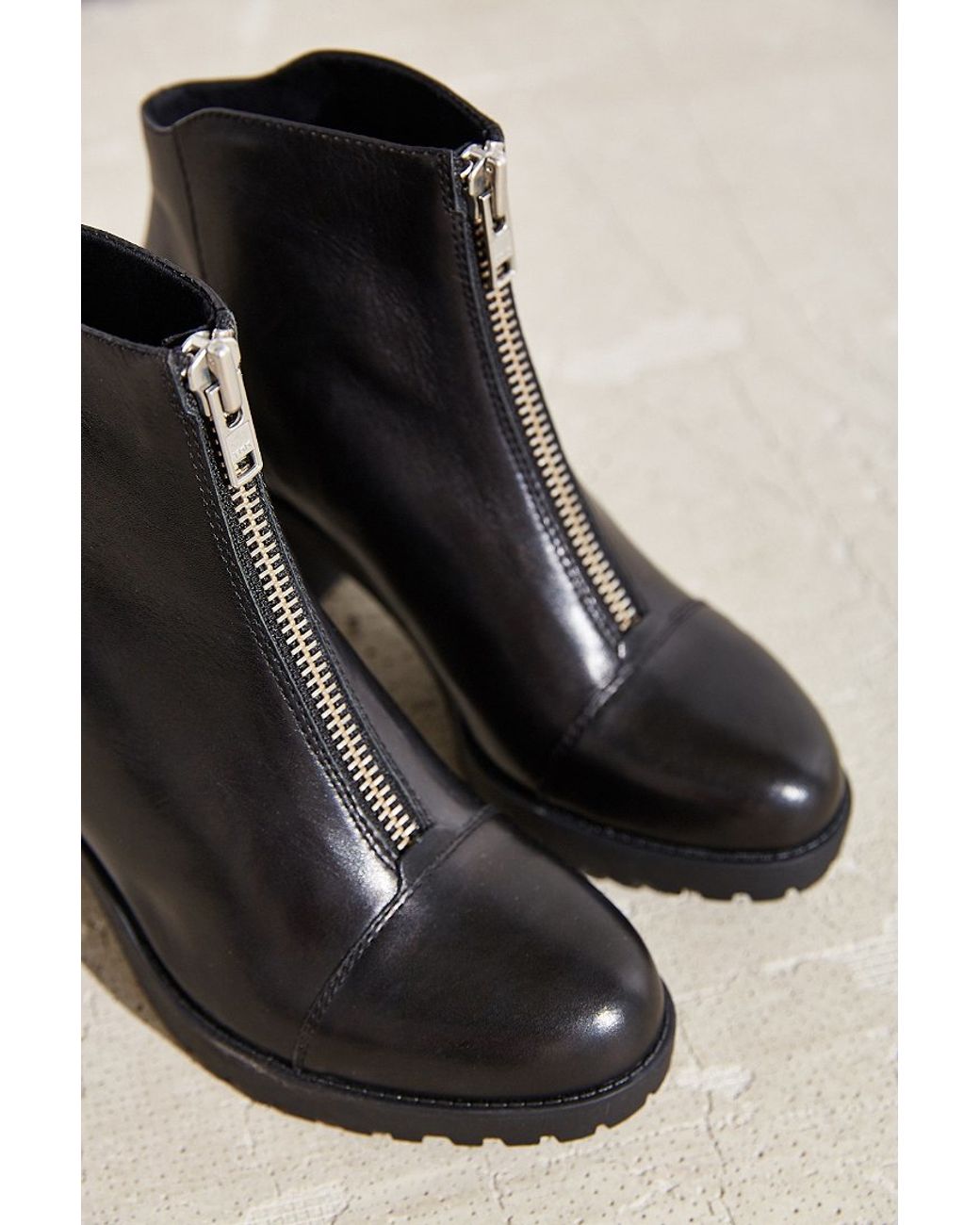 Vagabond Shoemakers Front Zip Grace Ankle Boot in Black | Lyst Canada