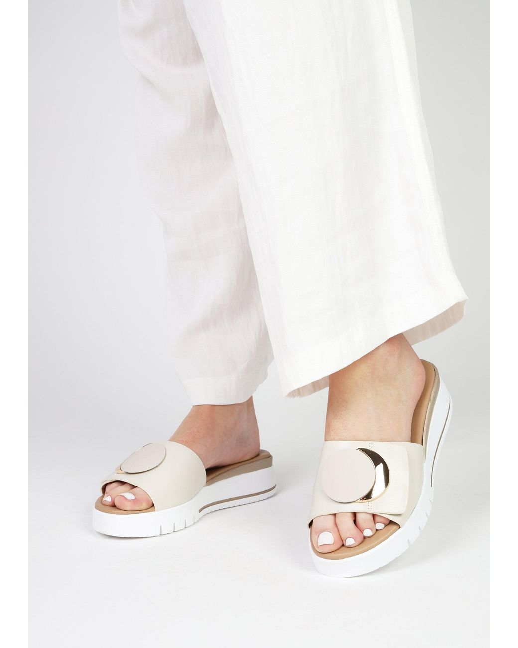 Daniel White Romoon Circle Moon Mules