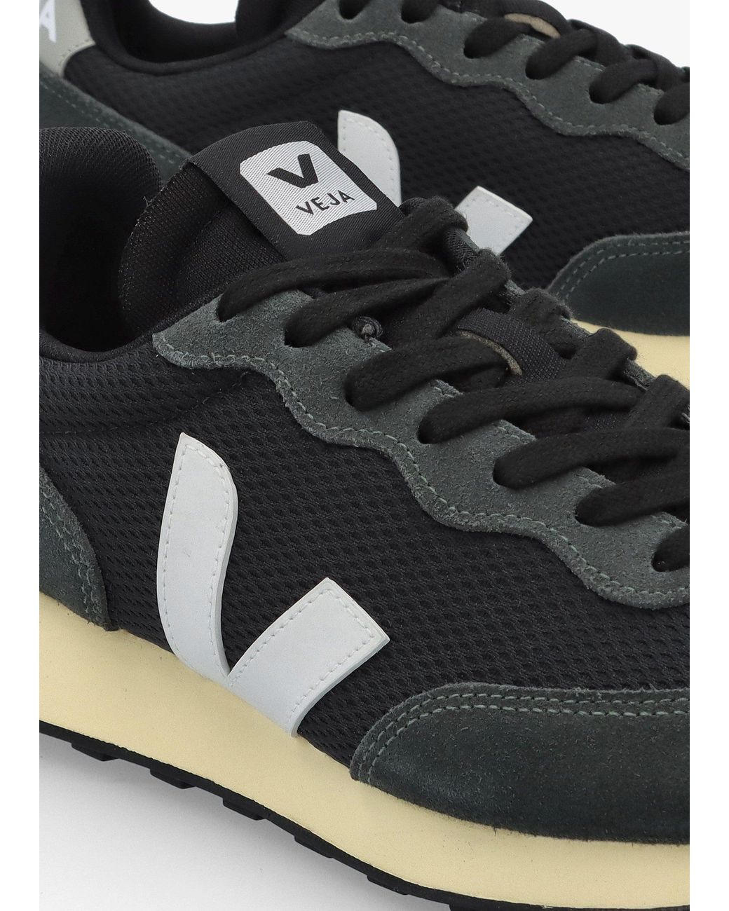 Veja Black Rio Branco Ii Ripstop Alveomesh Trainers