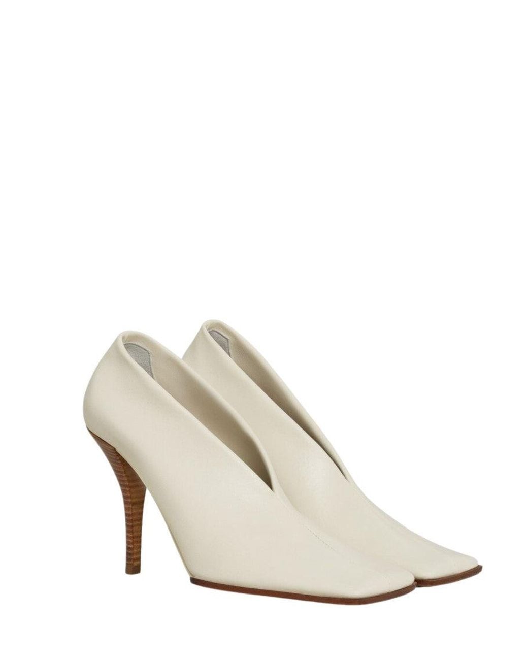 Alaïa White Elegant High Heel Shoes For