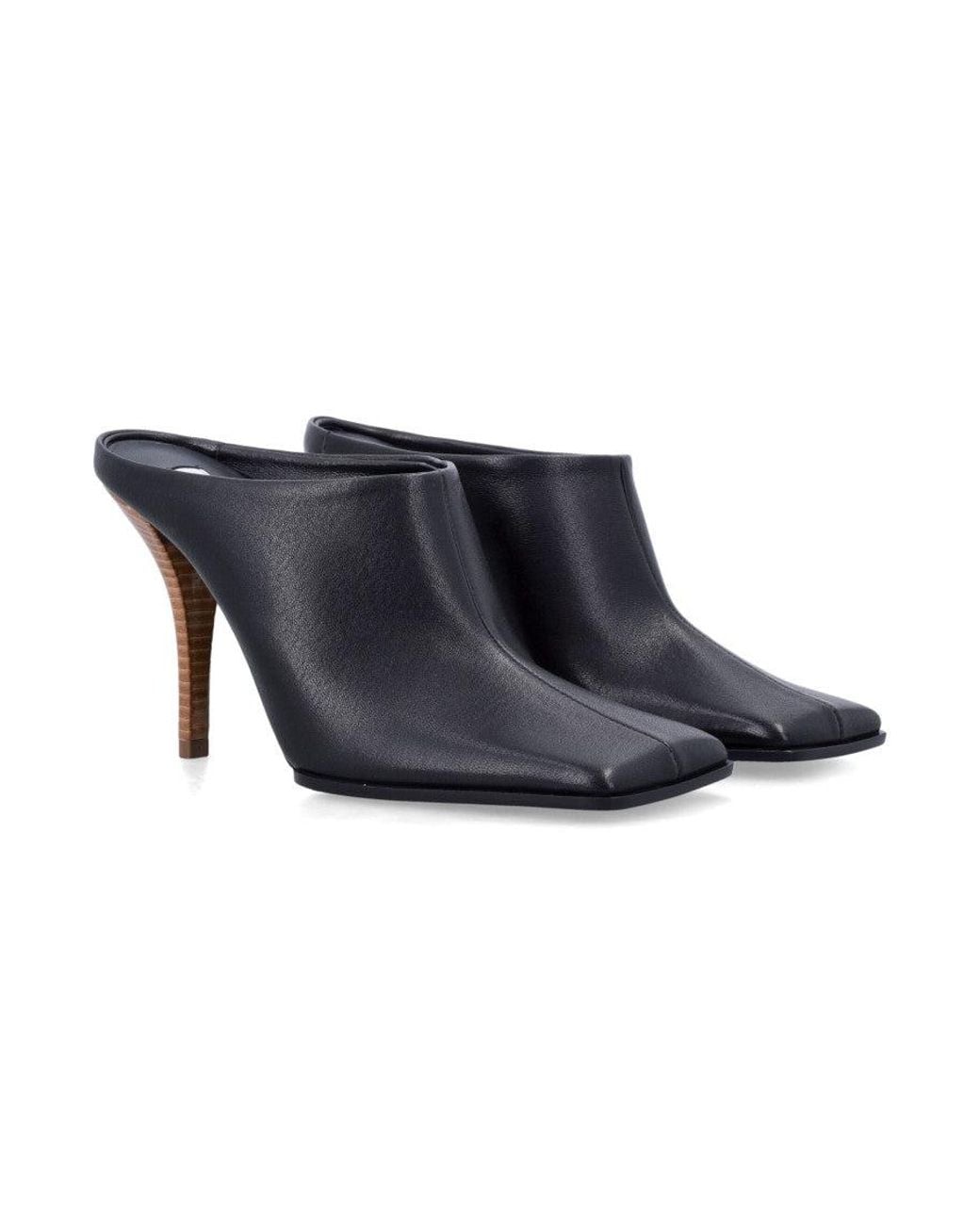 Alaïa Blue Leather Sandals