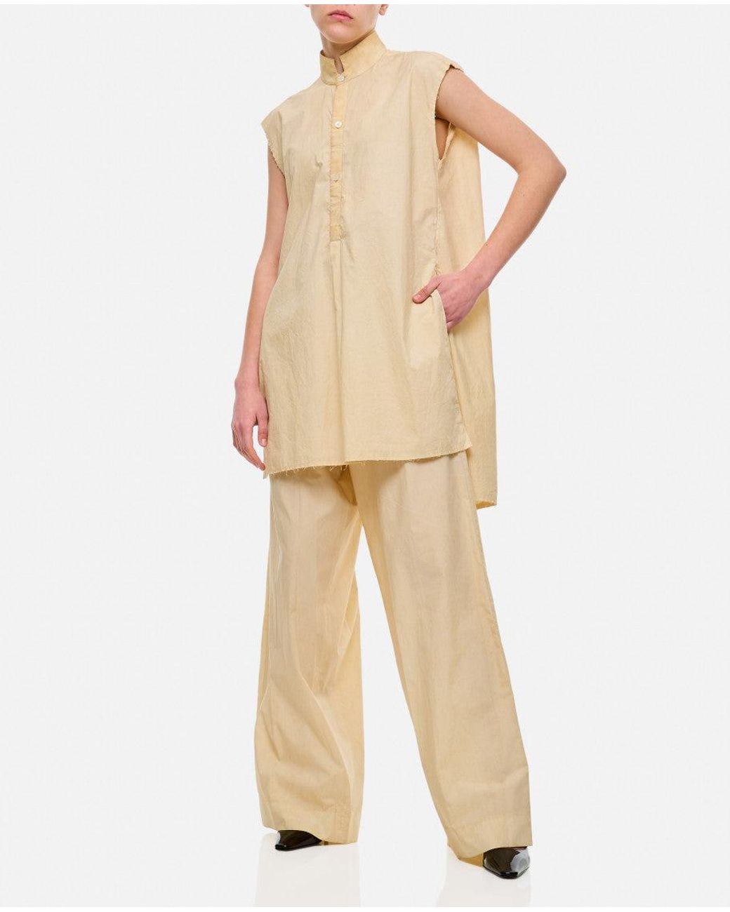 Quira Natural Off Sleeveless Cotton Shirt