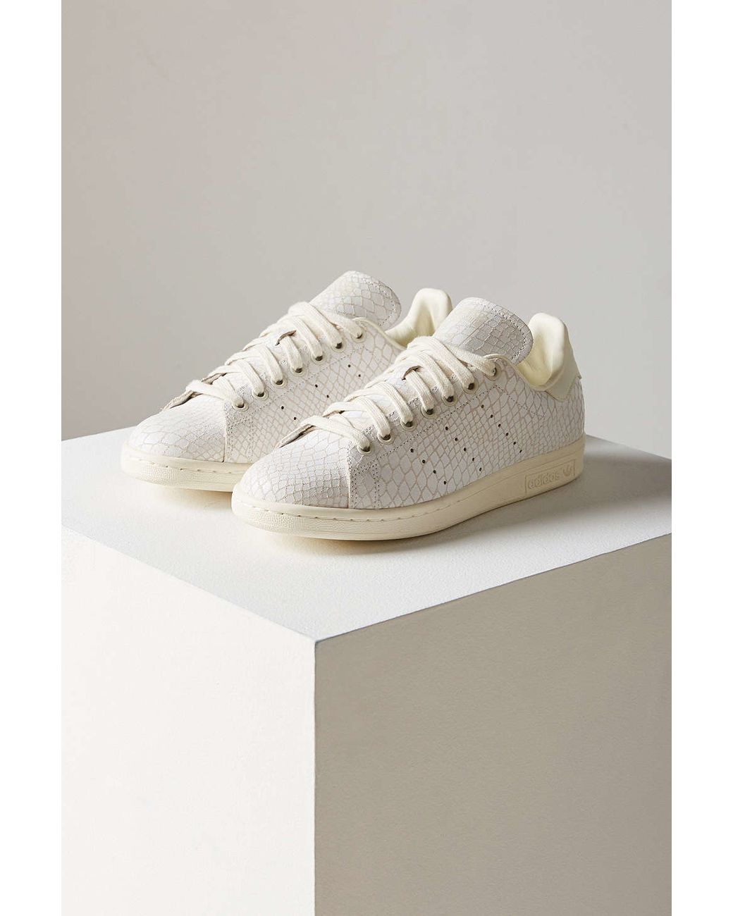Zelfrespect distillatie ontsnapping uit de gevangenis adidas Originals Stan Smith Croc-Embossed Leather Low-Top Sneakers in White  | Lyst