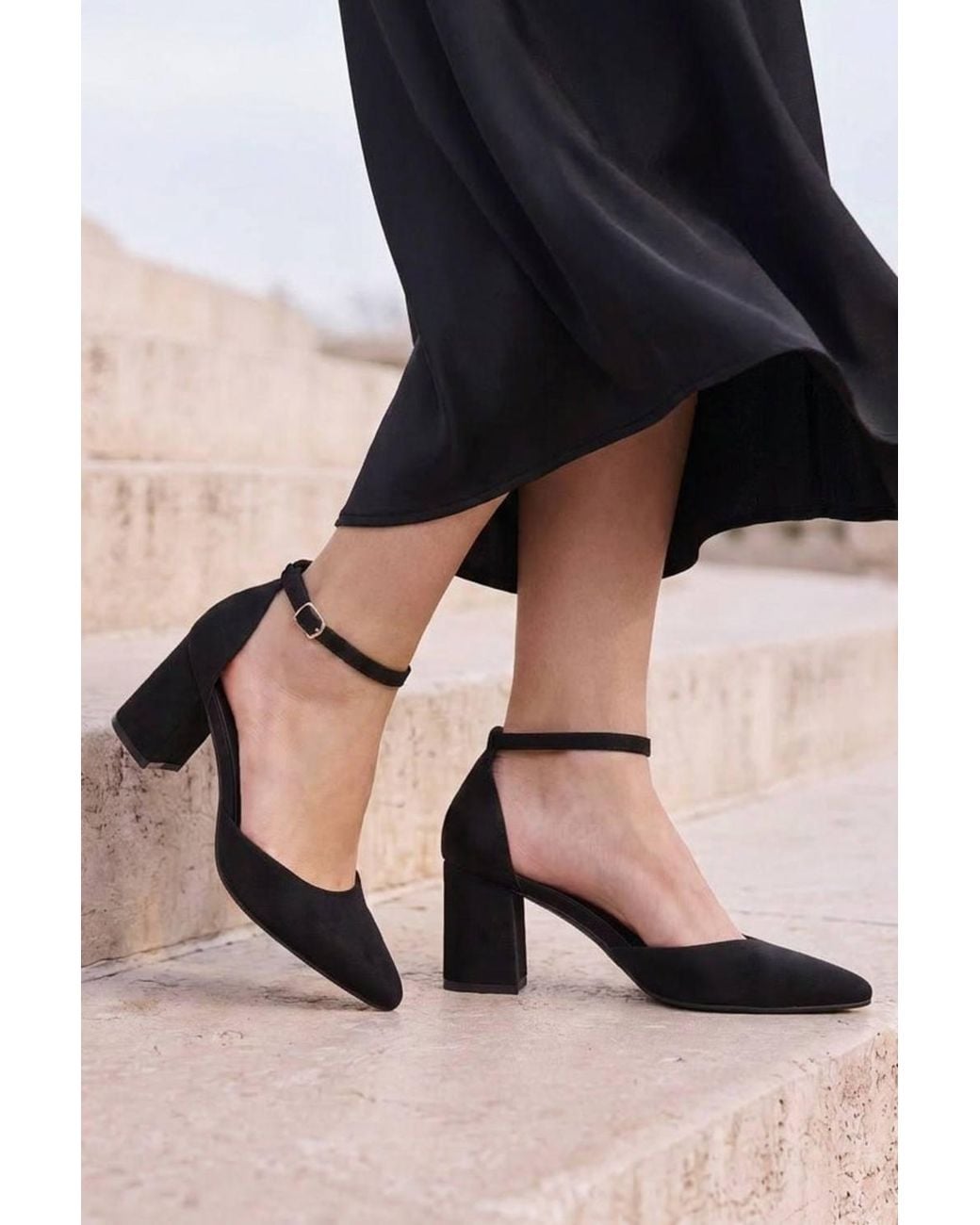 Linzi White Manifest Court Heels