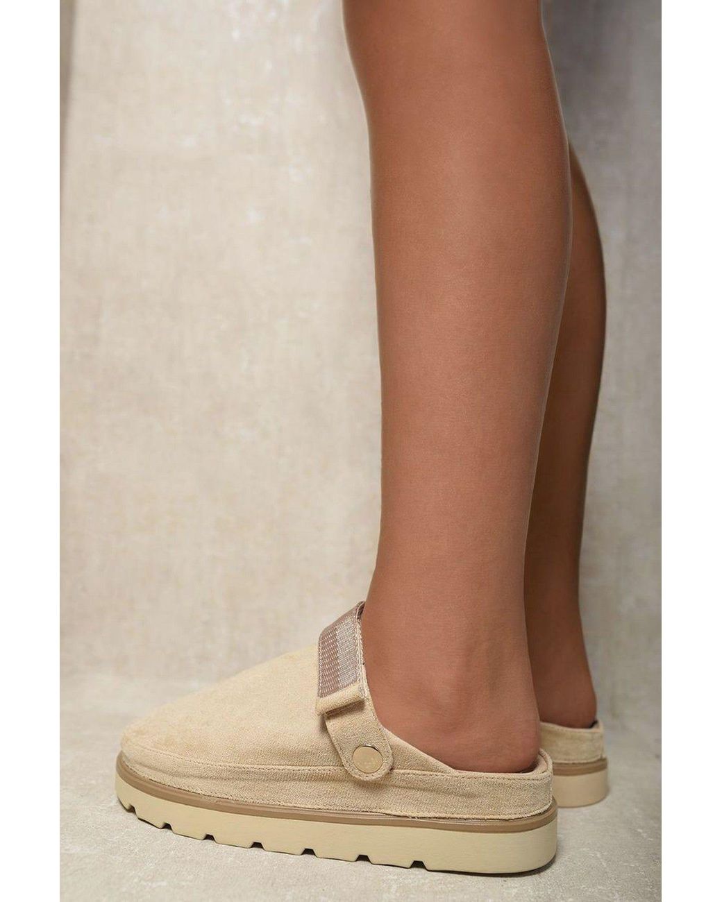 IKRUSH White Rebeca Slingback Closed Toe Clogs With Block Heel
