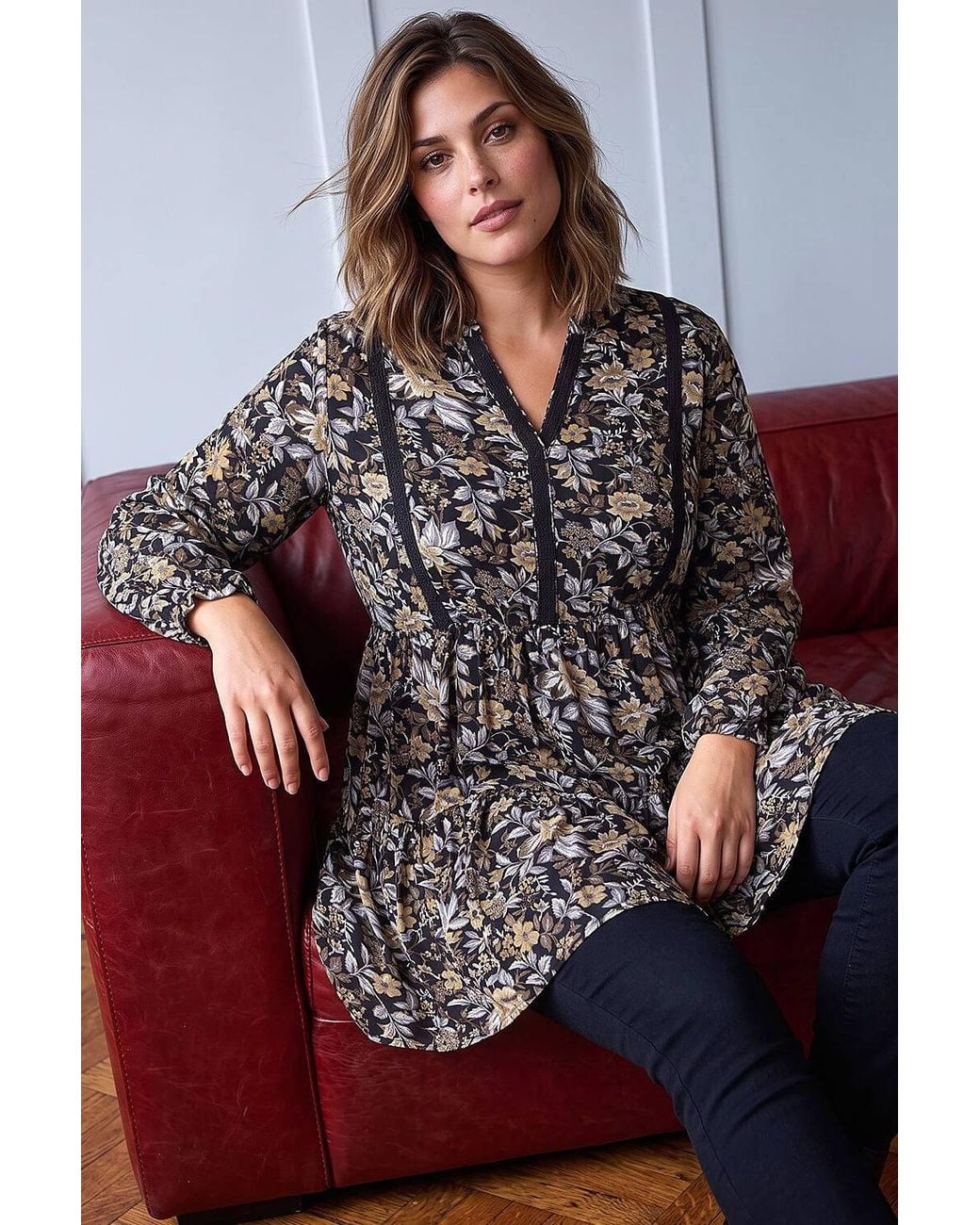 Roman Black Curve Floral Woven Tunic Top