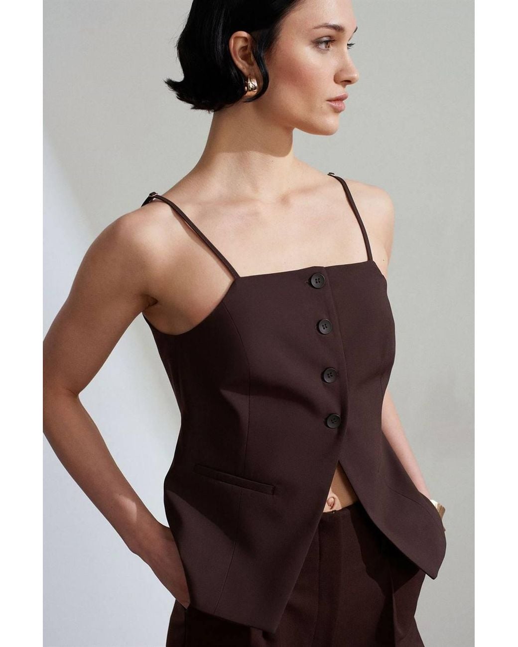 Dilvin Brown Fitted Crepe Waistcoat With Square Collar