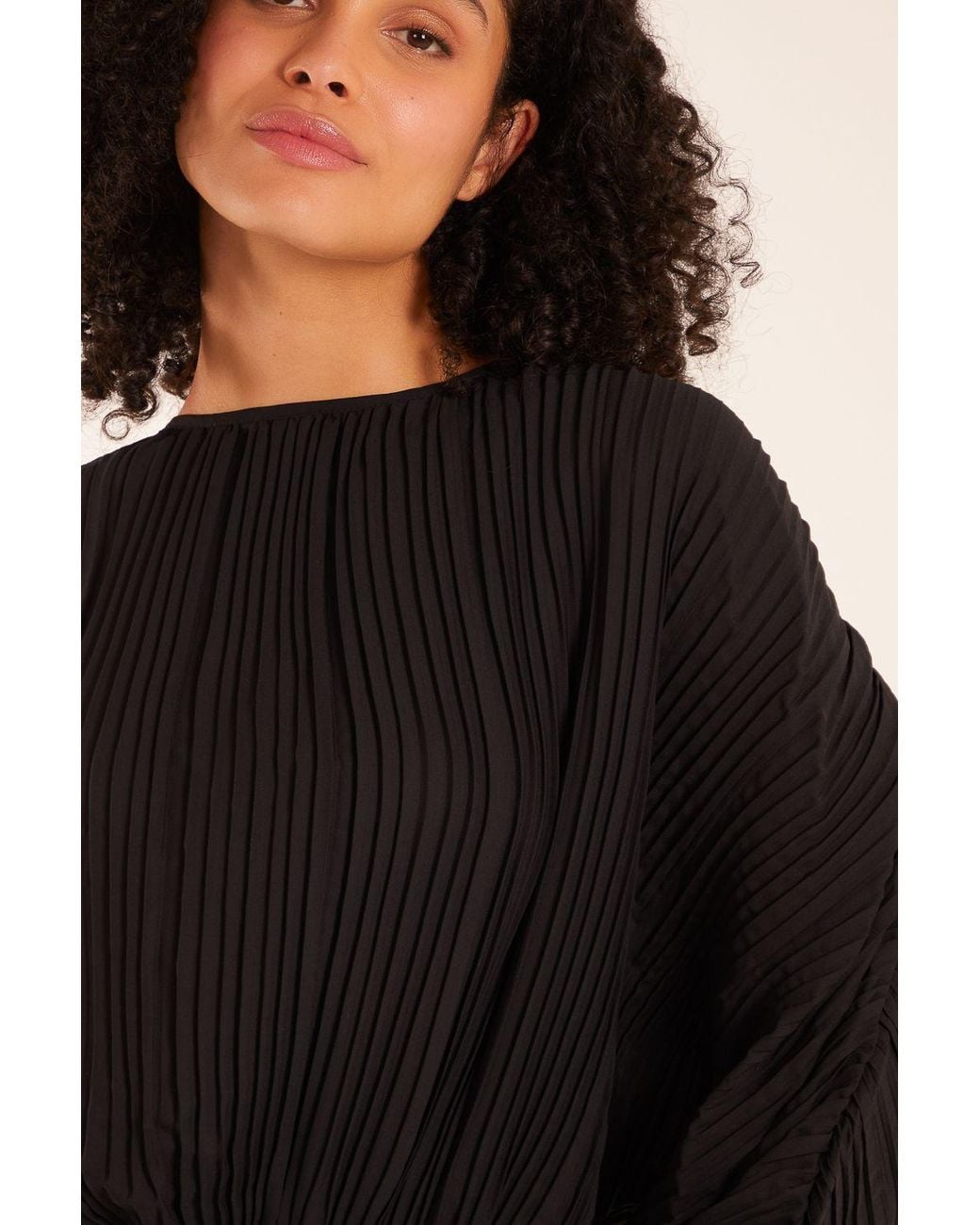 Blue Vanilla Black Long Sleeve Pleated Top