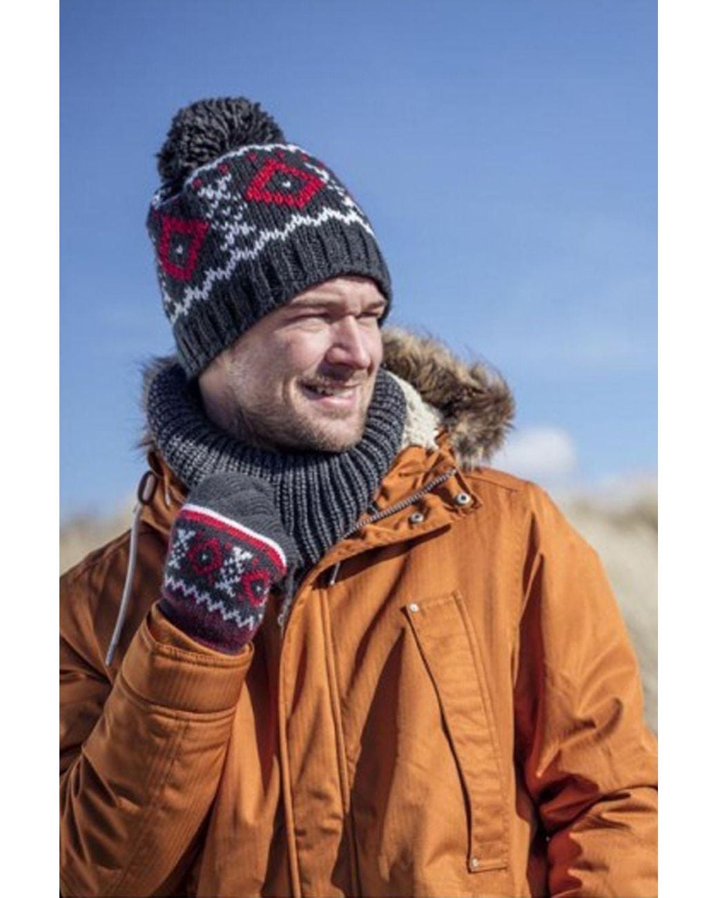 Heat Holders Black Fleece Lined Thermal Winter Warm Beanie Bobble Hat With Pom Pom for men