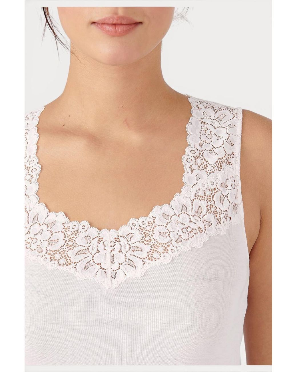 DAMART White Sleeveless Thermolactyl T-Shirt Lace Trim Regular Length Jersey