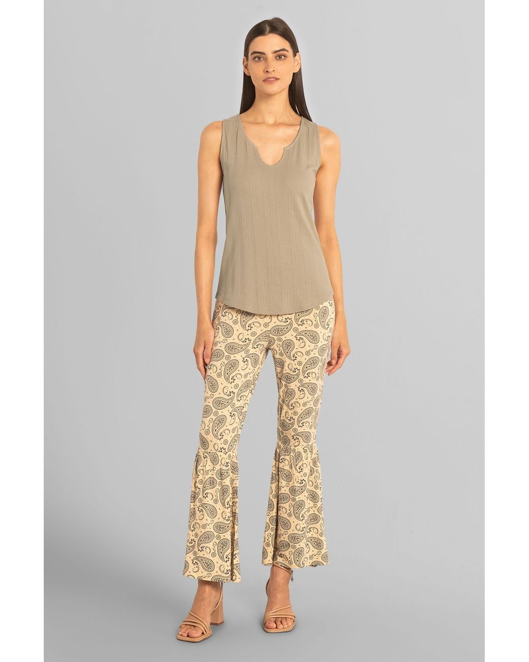 Enorsia Natural Textured Sleeveless V-Neck Tank Top